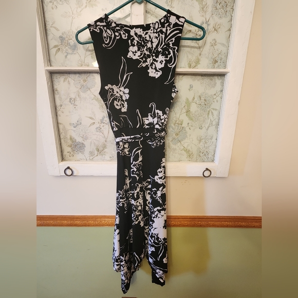 Handkerchief hem dress, sz M - Picture 2 of 2